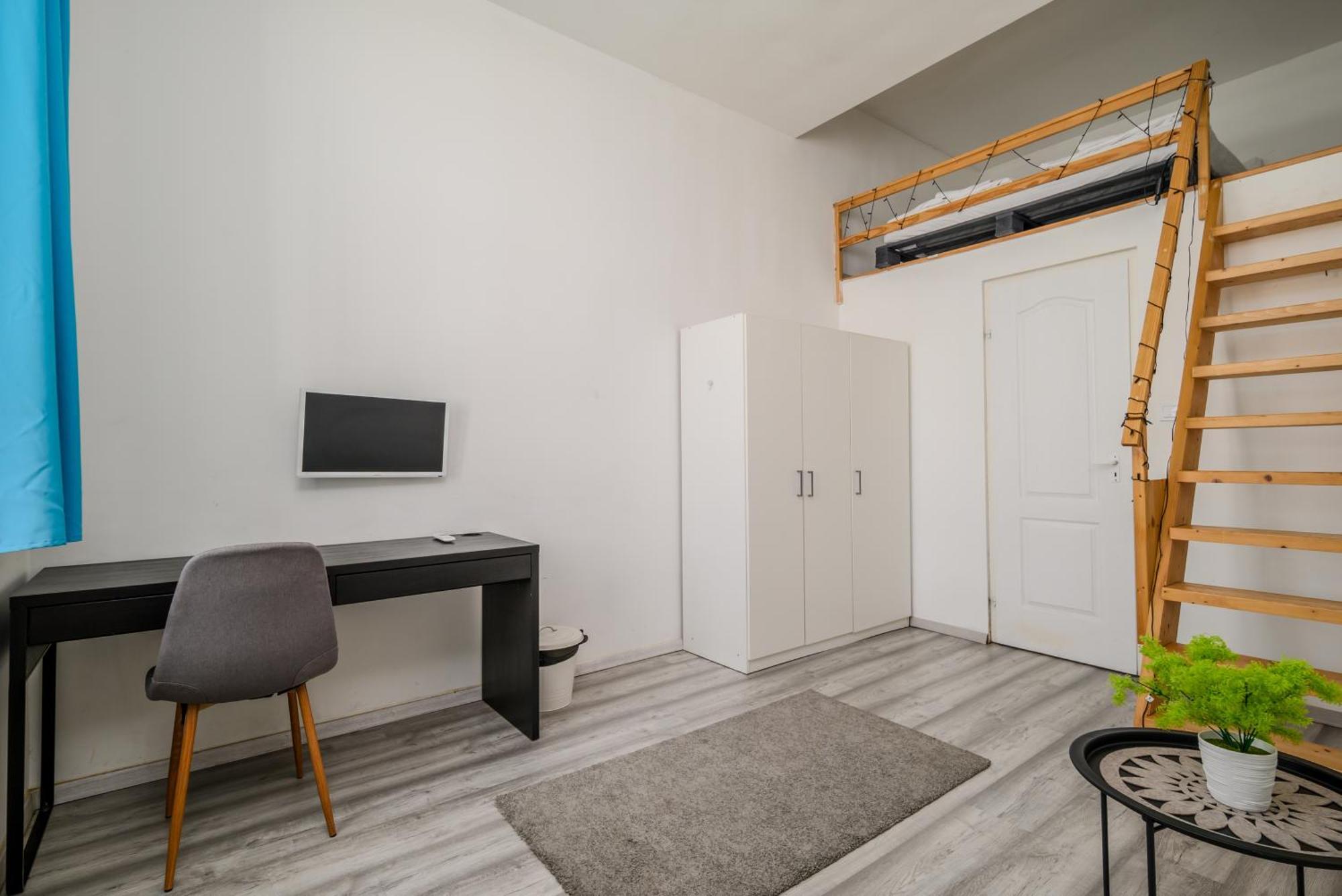 5 Bedrooms Keleti-home
