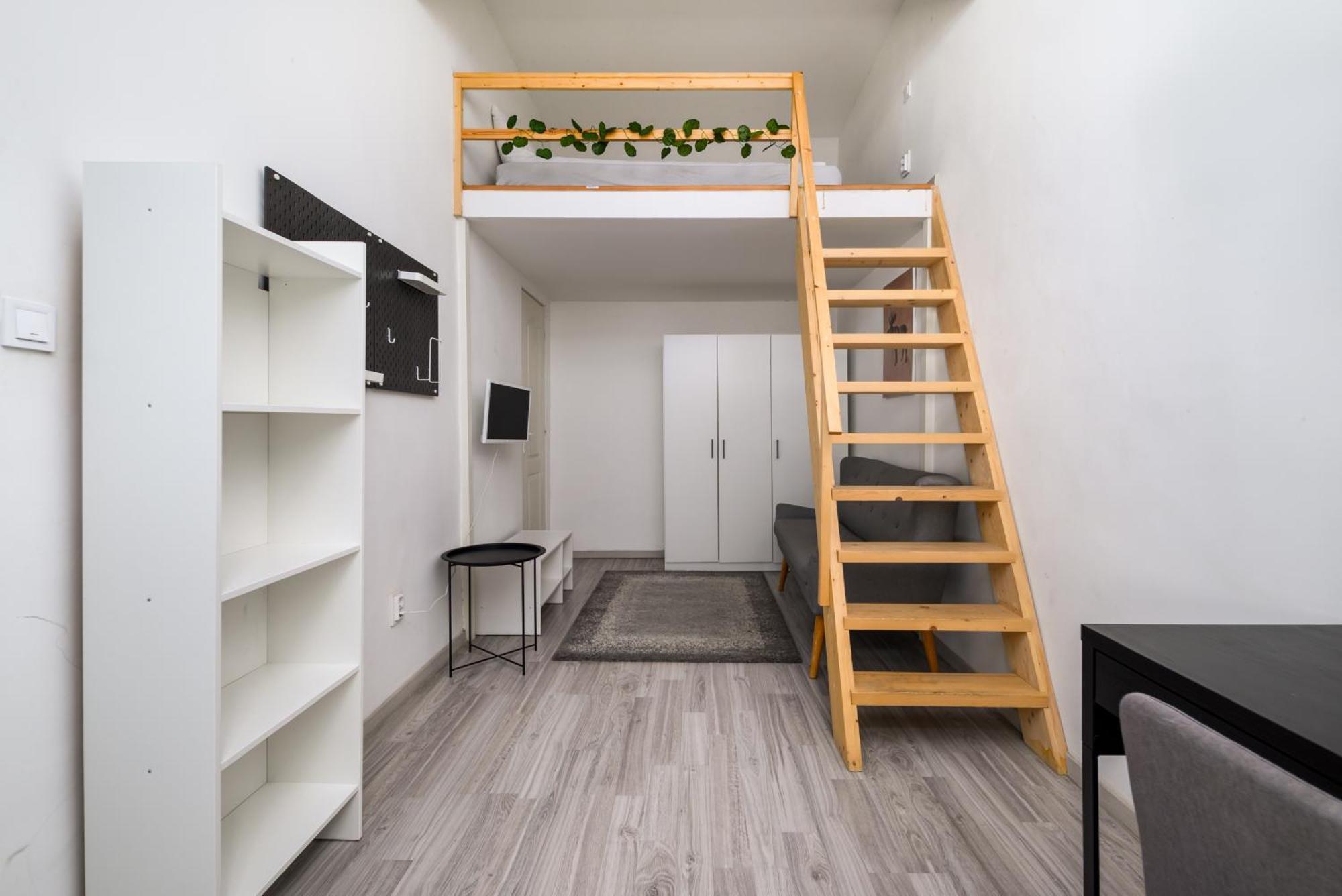 5 Bedrooms Keleti-home *