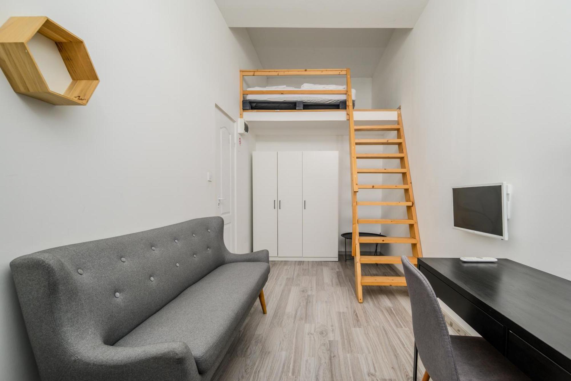5 Bedrooms Keleti-home Appartement Boedapest