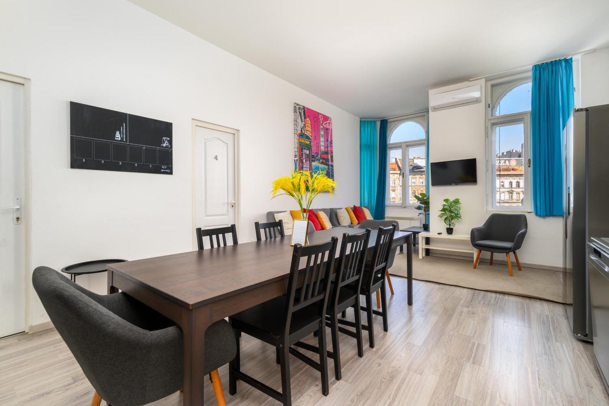 5 Bedrooms Keleti-home * Boedapest