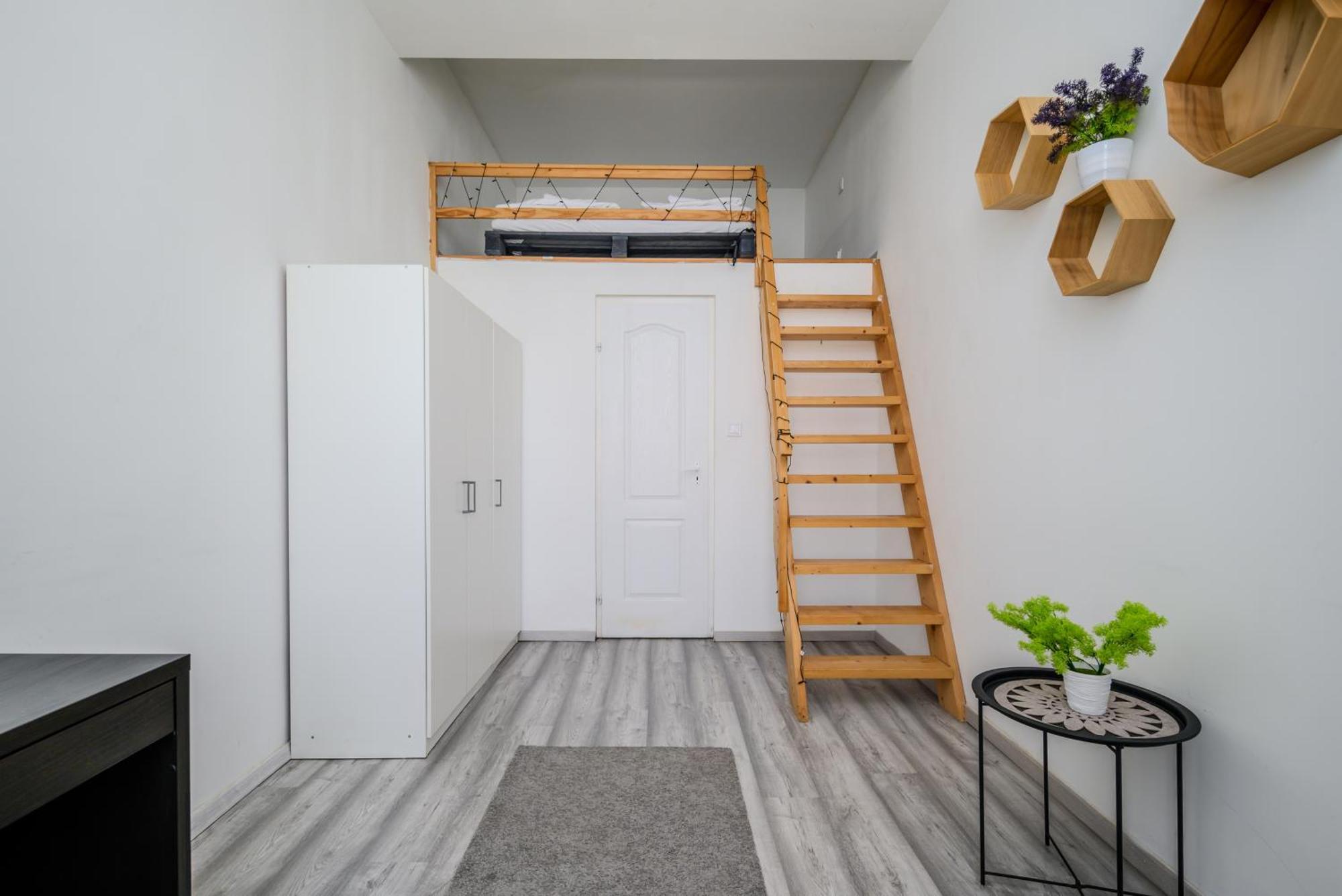 5 Bedrooms Keleti-home Appartement